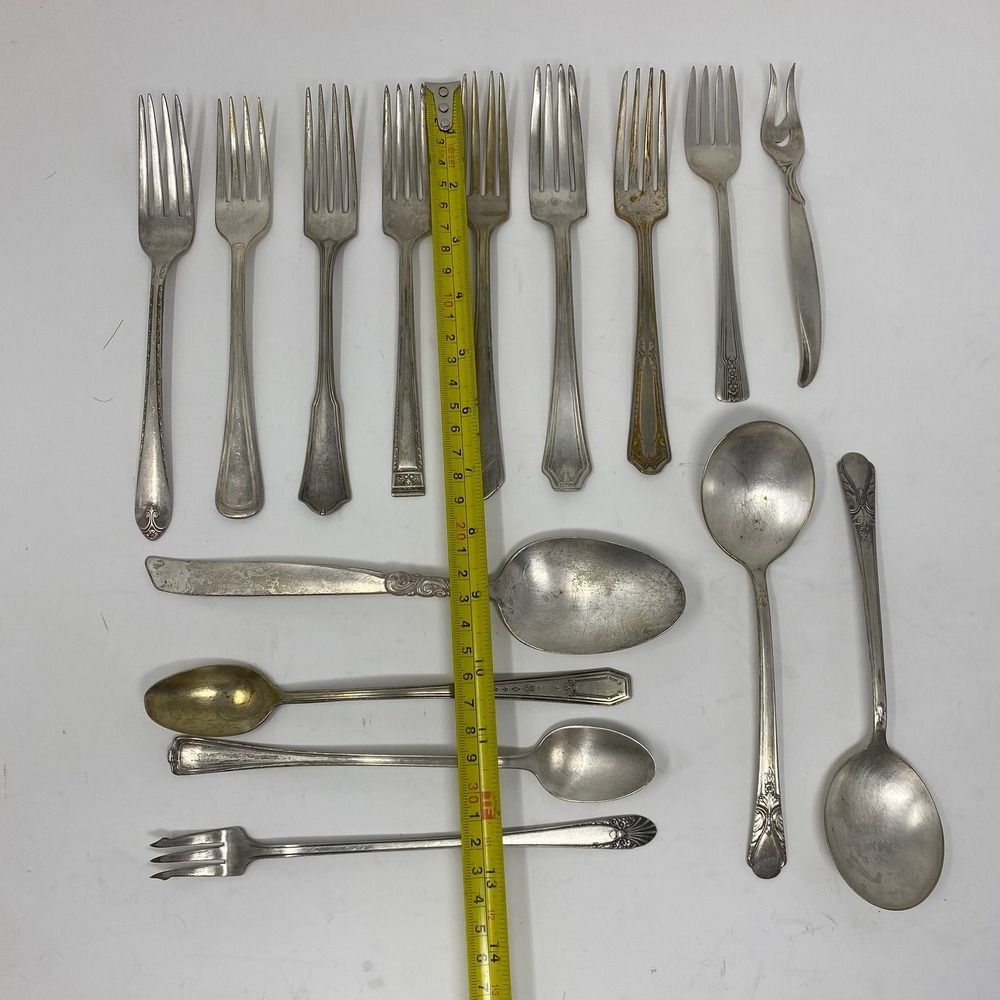 Vintage 15pc Mixed Brand Silverplate Flatware Lot - Picture 16 of 16